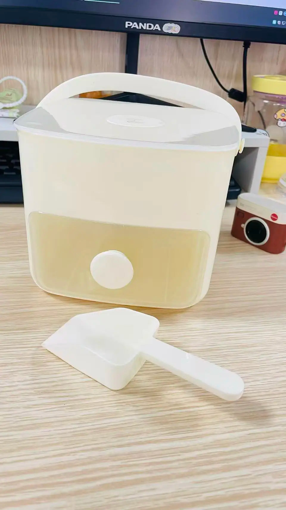Large 48-grid Ice Cube Machine with Easy-to-slip Double-layer Design - Food-grade Plastic Storage Tray