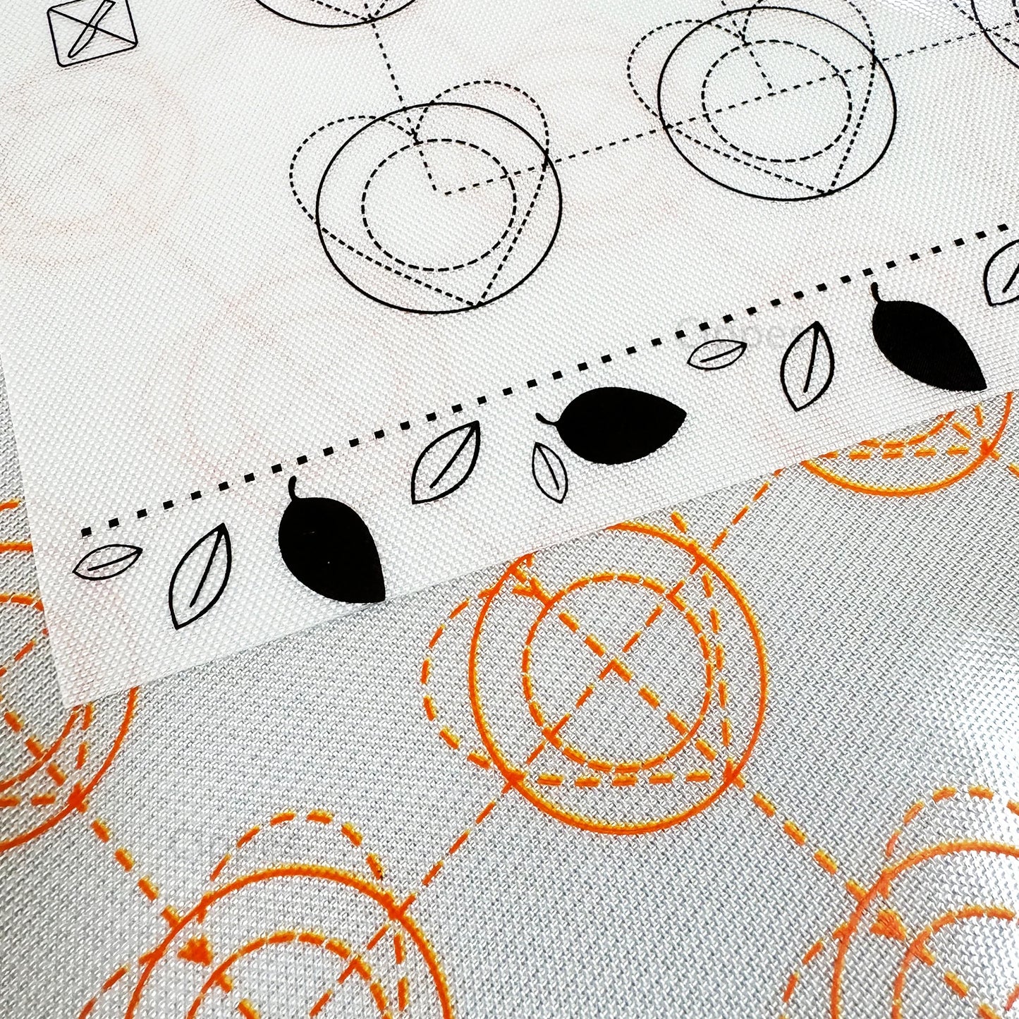 Baking Mat for Oven, Small 29 x 26cm, White, with Circles & Hearts Patterns, Reusable Non Stick Bakeware Mats for Cookie Macaron